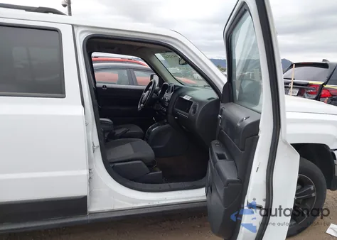 2015 Jeep Patriot Altitude Edition z USA, uszkodzony, nr VIN 1C4NJRBB1FD347635